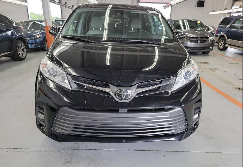 Toyota Sienna XLE 2020