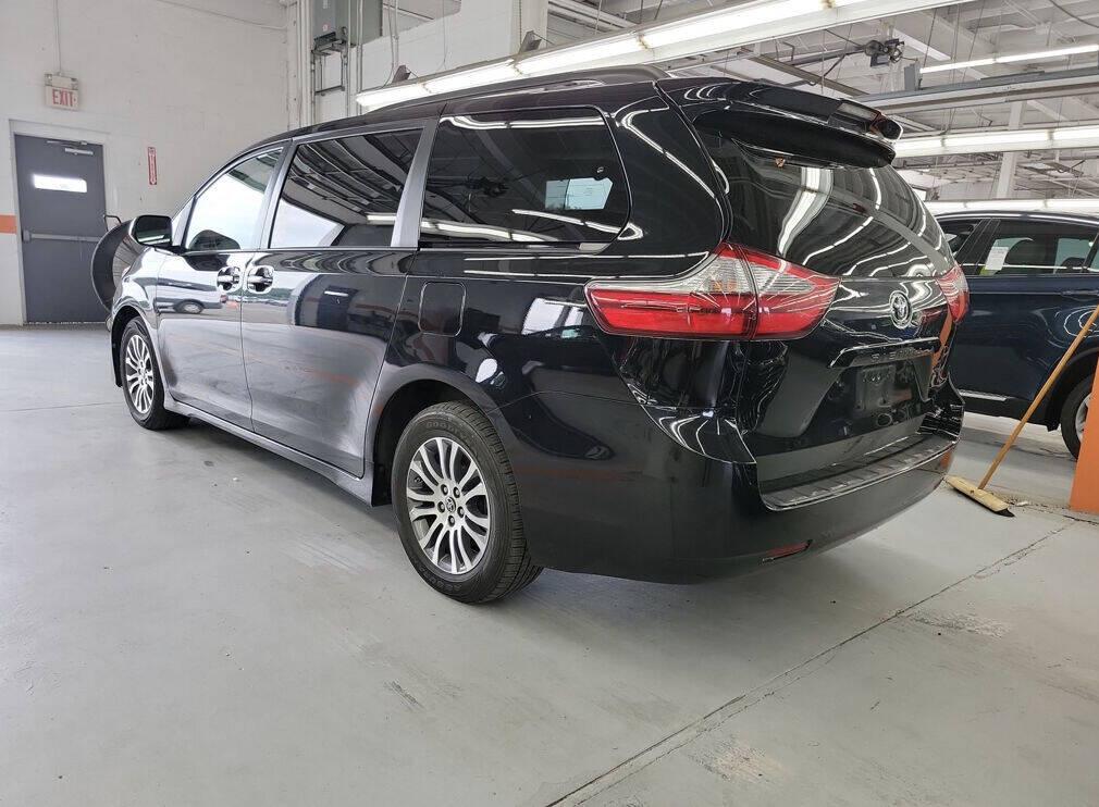 Toyota Sienna XLE 2020