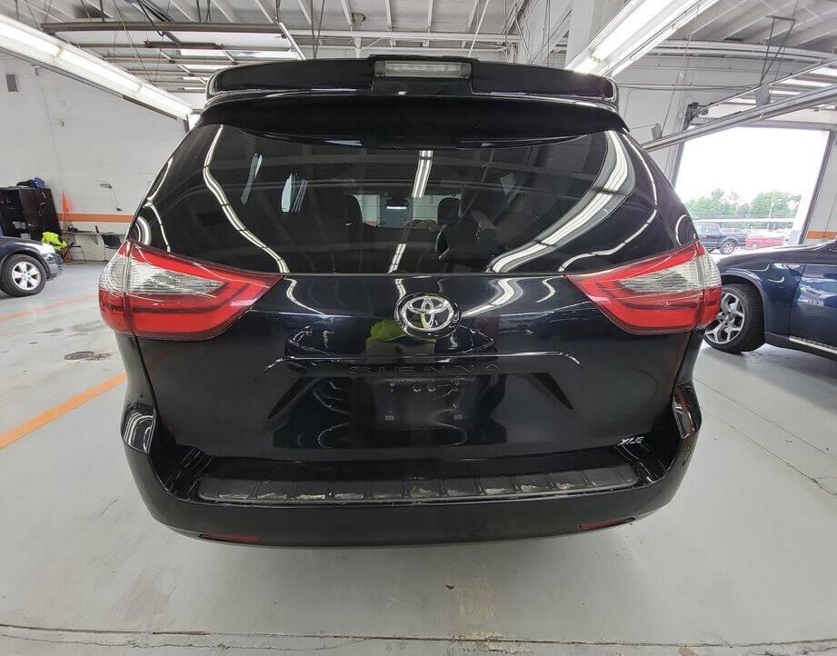 Toyota Sienna XLE 2020