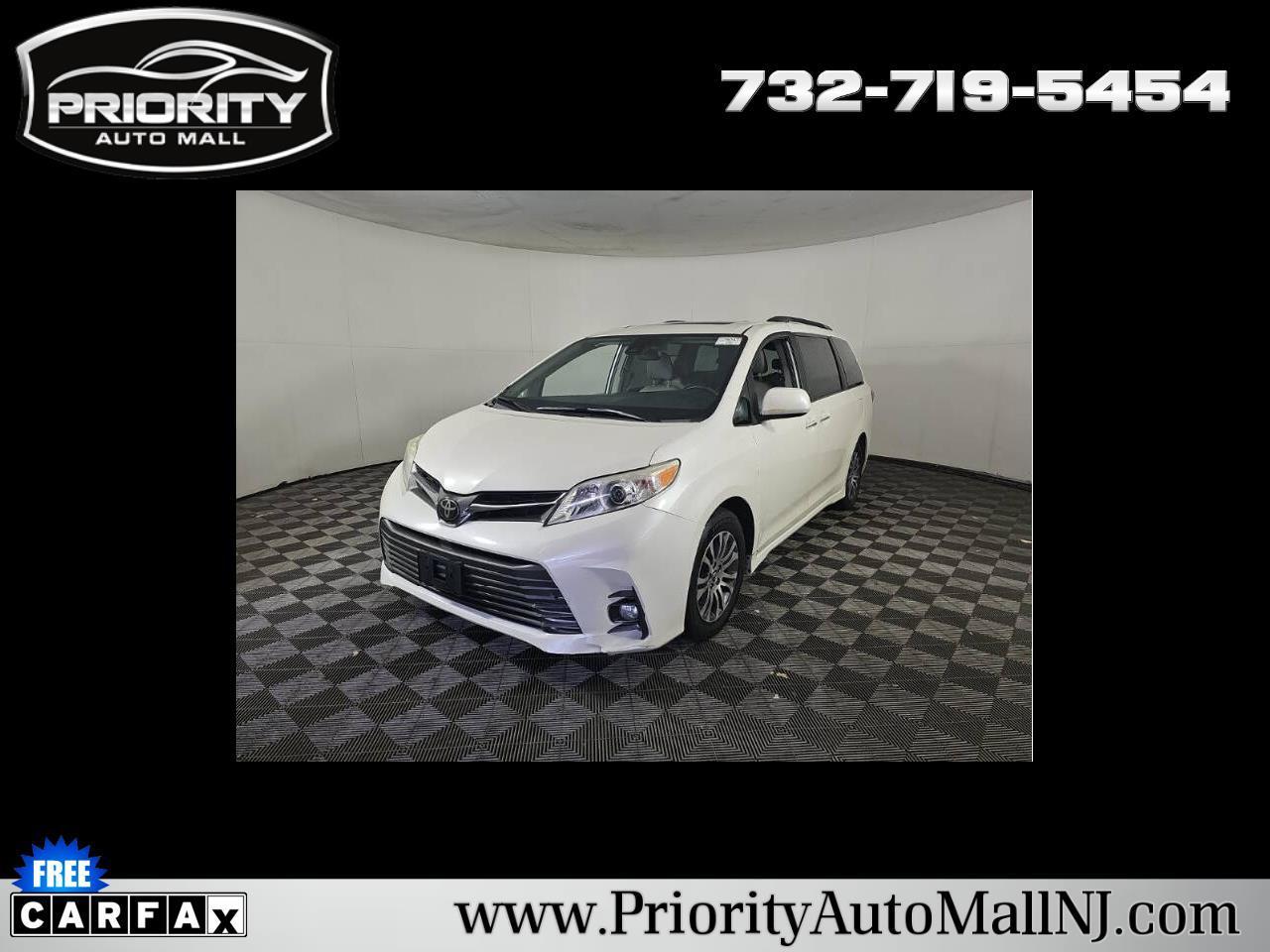 Toyota Sienna XLE Auto Access Seat FWD 7-Passenger (Natl) 2020