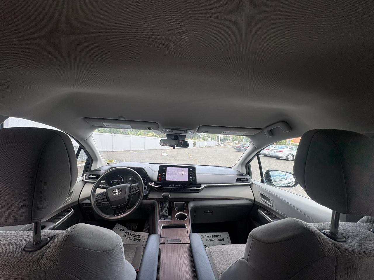 Toyota Sienna LE FWD 8-Passenger (Natl) 2022