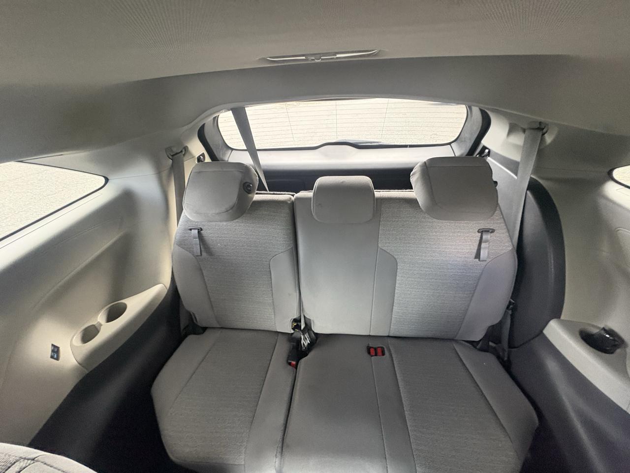 Toyota Sienna LE FWD 8-Passenger (Natl) 2022