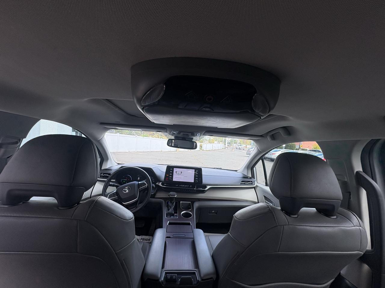 Toyota Sienna XLE FWD 8-Passenger (Natl) 2021