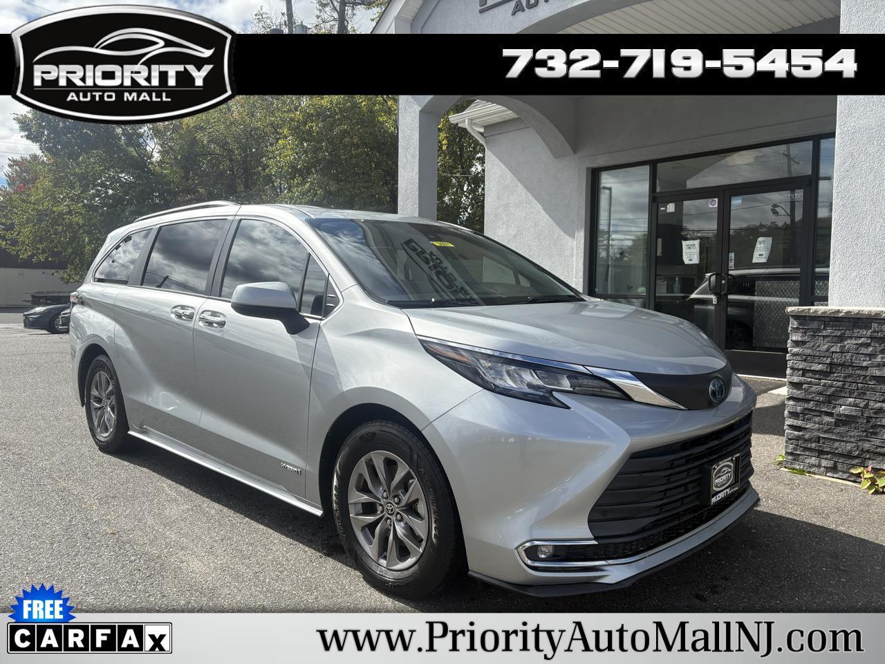 Toyota Sienna XLE FWD 8-Passenger (Natl) 2021