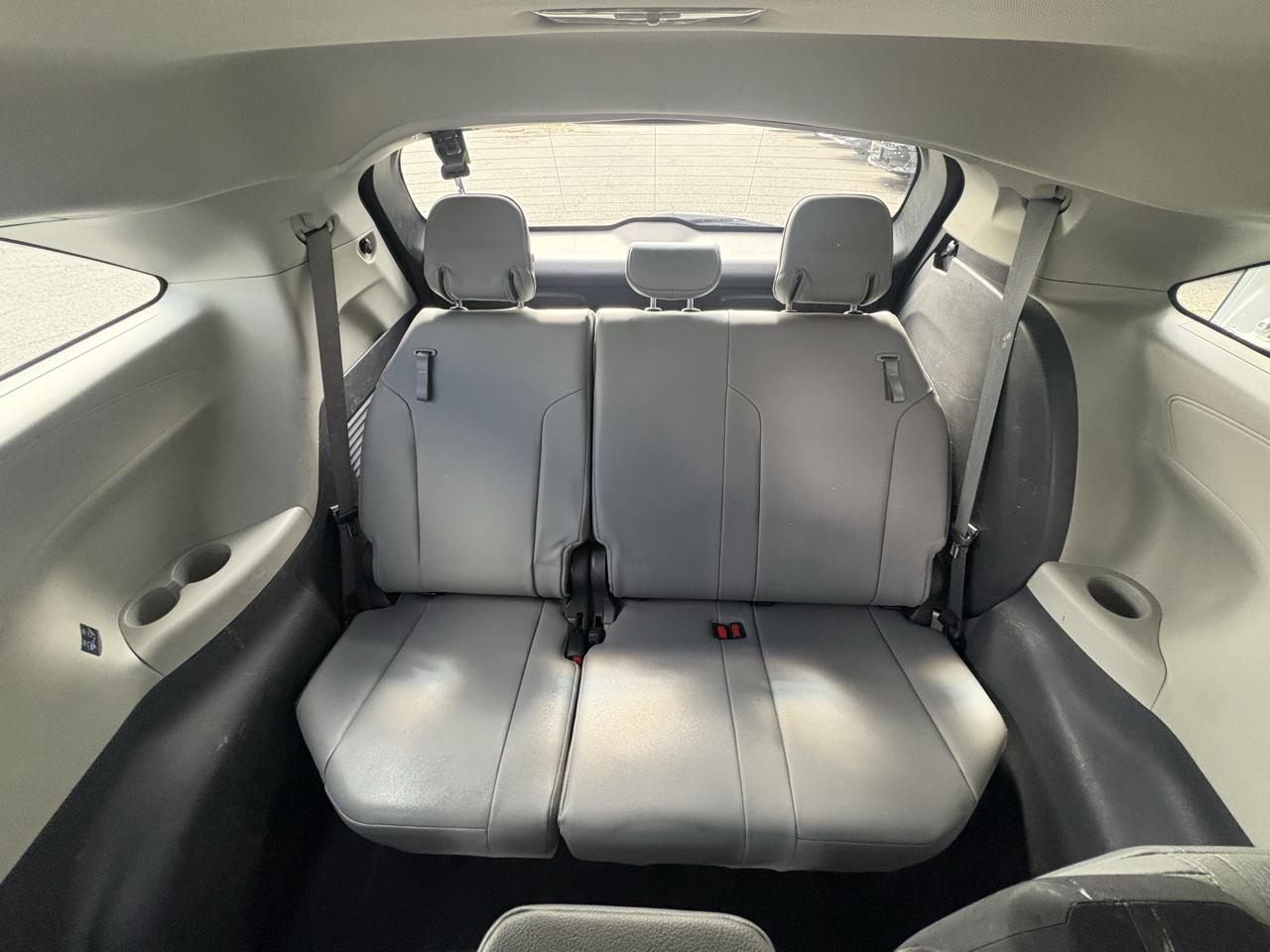 Toyota Sienna XLE FWD 8-Passenger (Natl) 2021