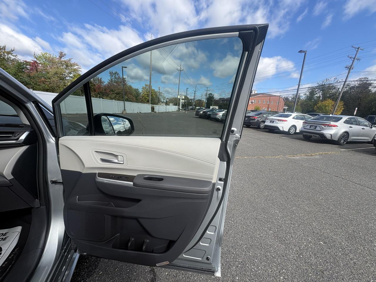 Toyota Sienna XLE FWD 8-Passenger (Natl) 2021