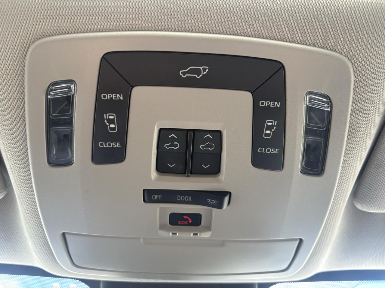 Toyota Sienna XLE FWD 8-Passenger (Natl) 2021