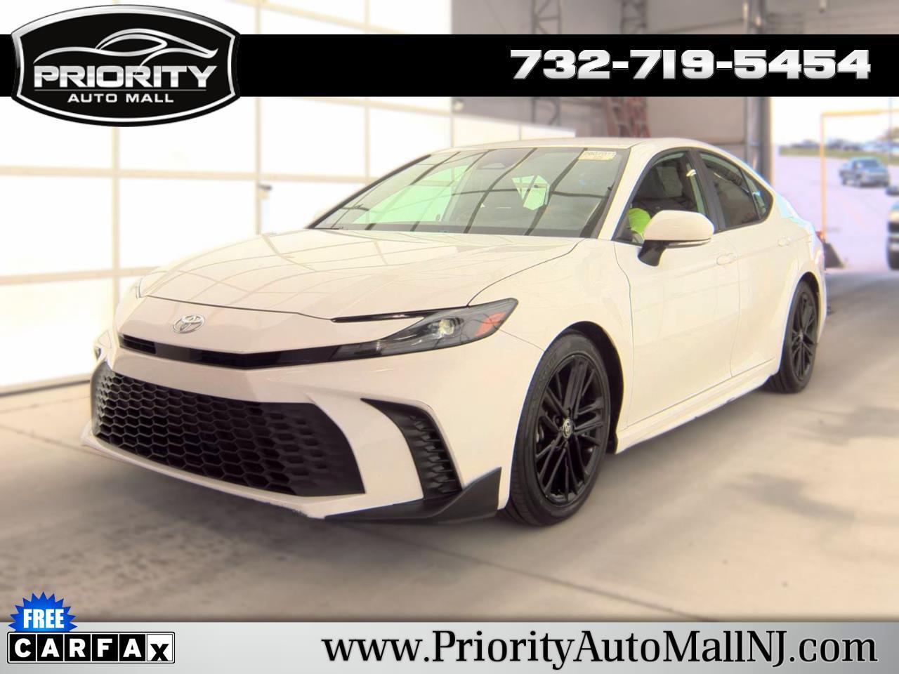 Toyota Camry SE Hyb 4D Sedan FWD 2025