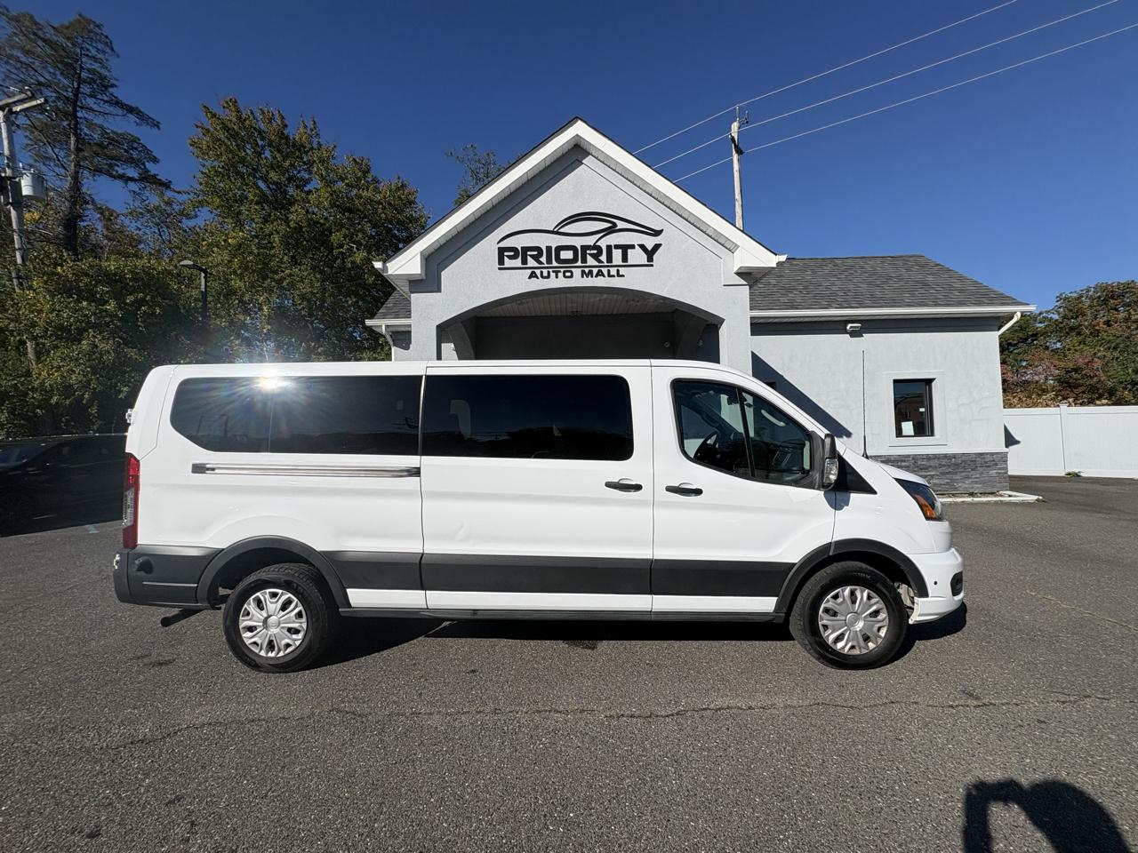 Ford Transit Passenger Wagon T-350 148" Low Roof XLT RWD 2024