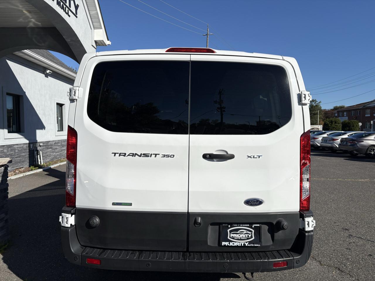 Ford Transit Passenger Wagon T-350 148" Low Roof XLT RWD 2024