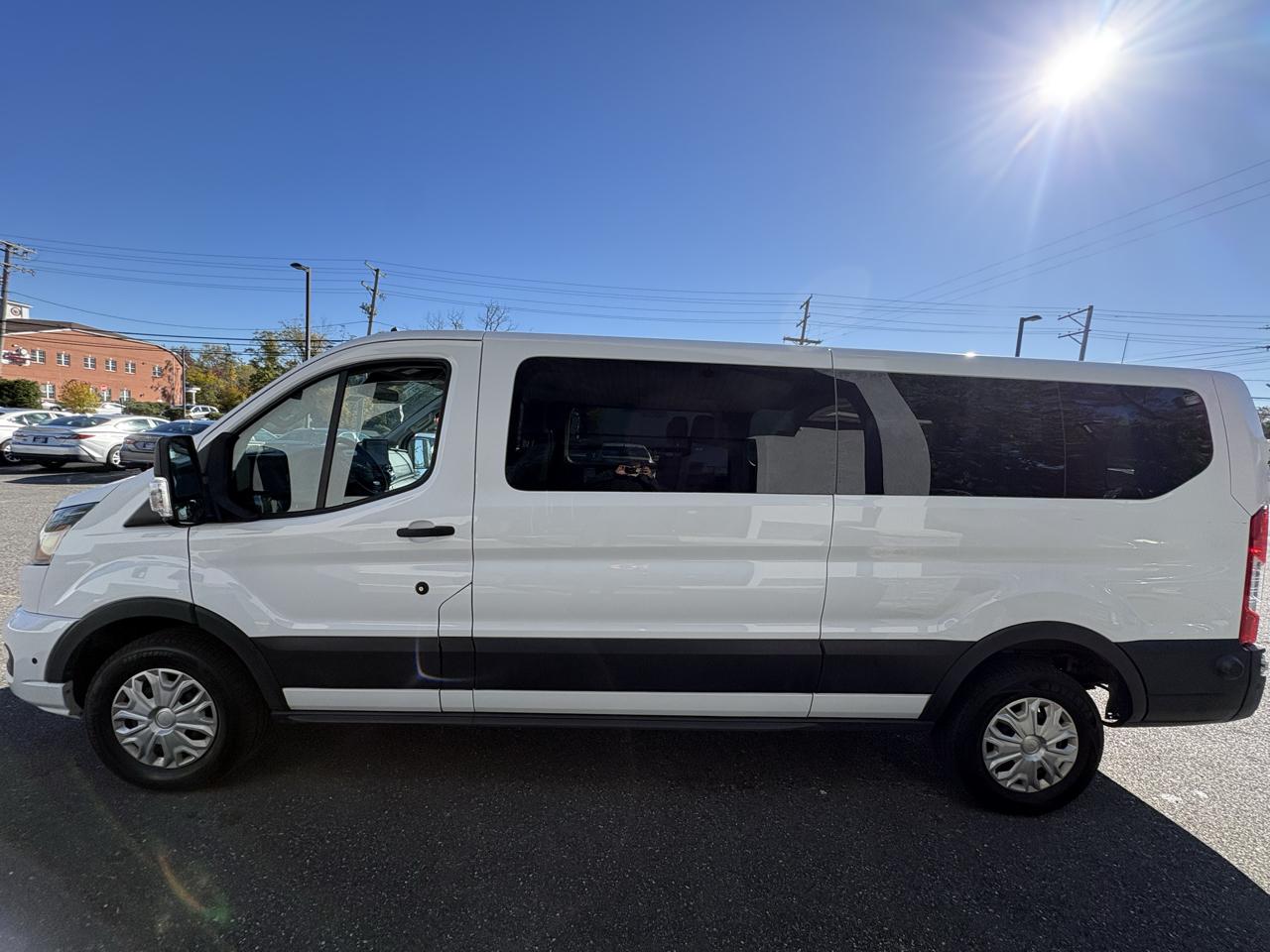 Ford Transit Passenger Wagon T-350 148" Low Roof XLT RWD 2024
