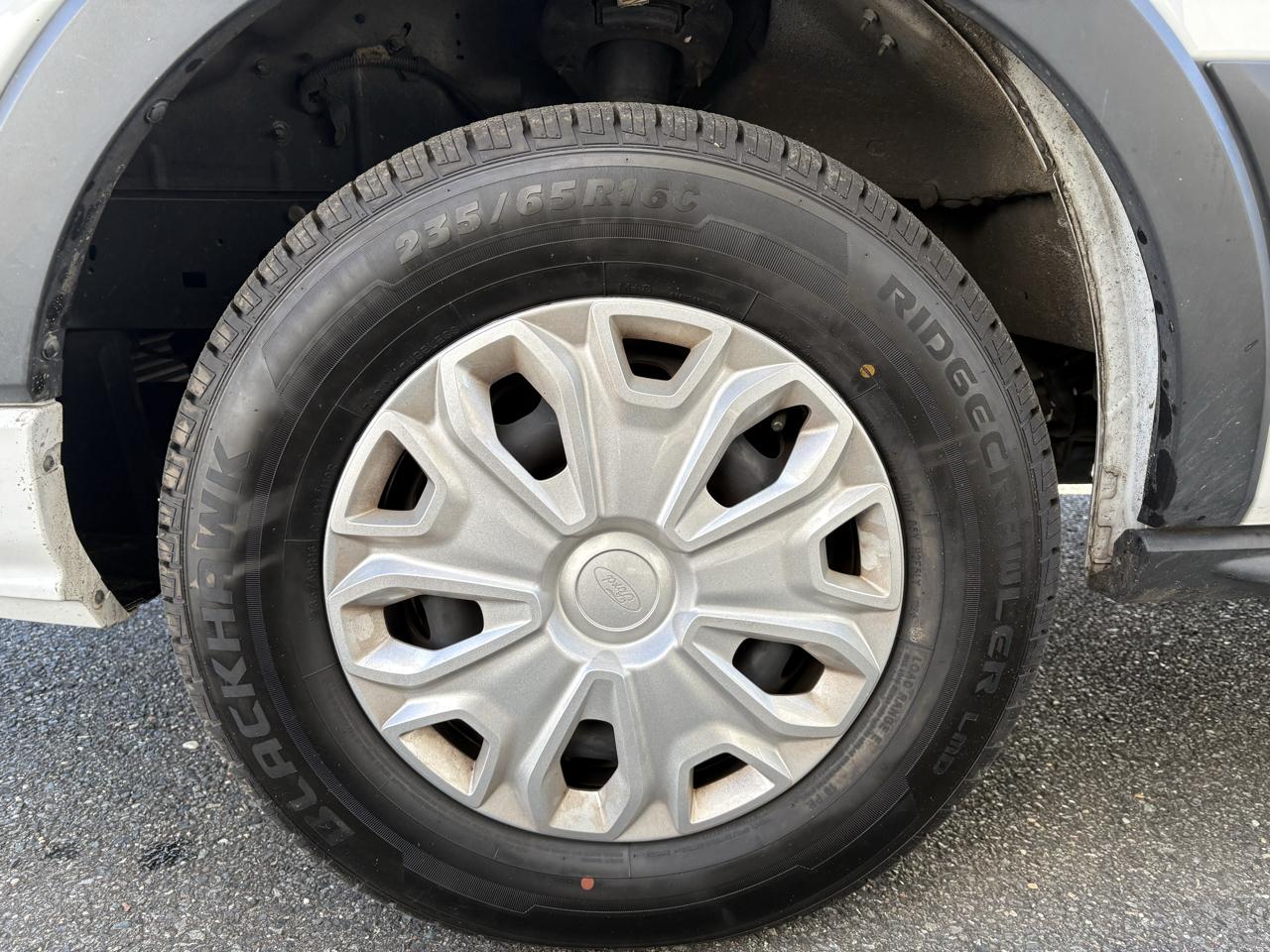 Ford Transit Passenger Wagon T-350 148" Low Roof XLT RWD 2024