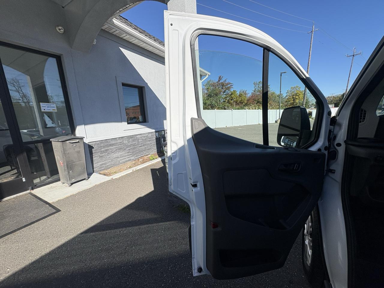 Ford Transit Passenger Wagon T-350 148" Low Roof XLT RWD 2024
