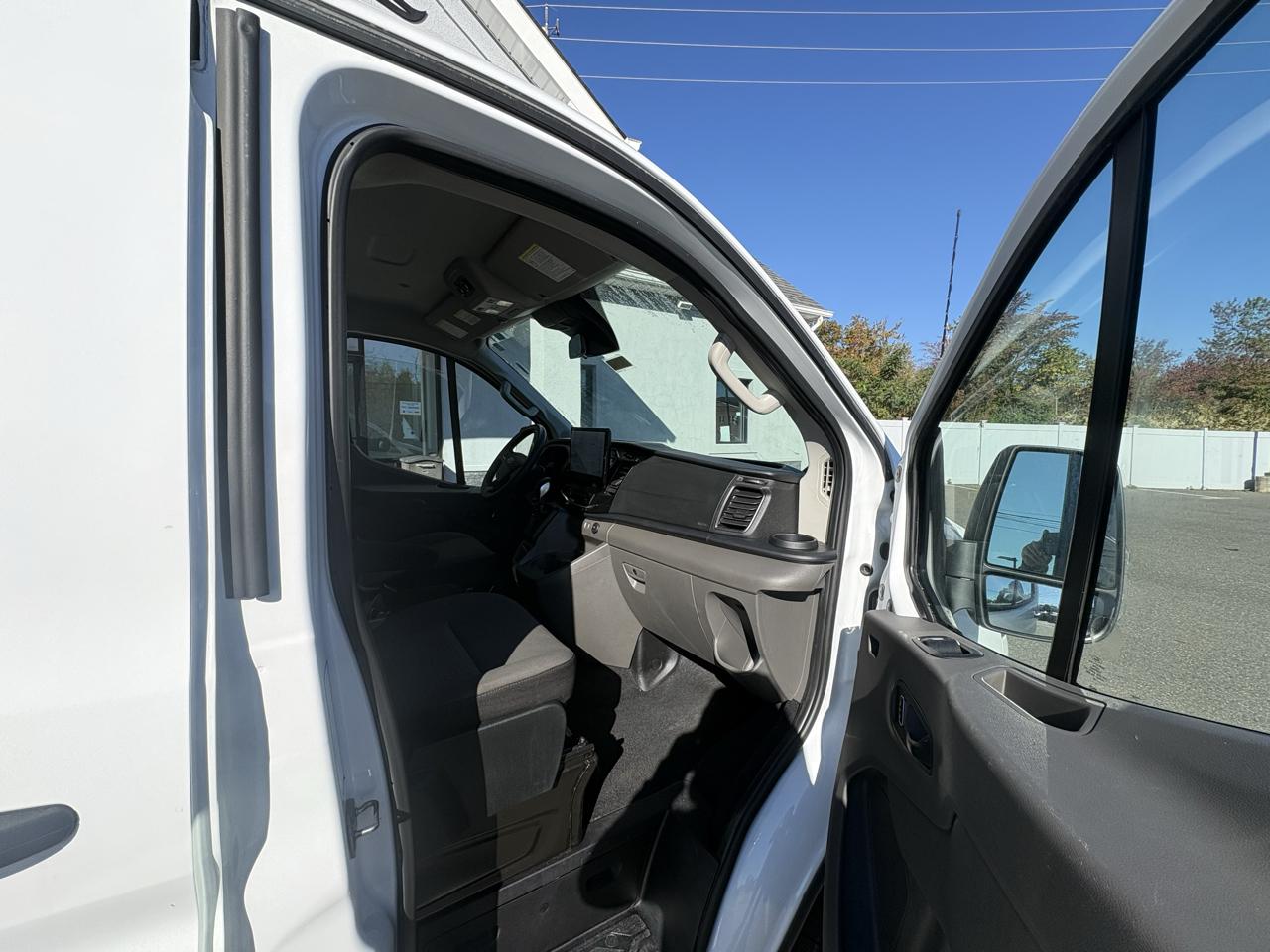 Ford Transit Passenger Wagon T-350 148" Low Roof XLT RWD 2024