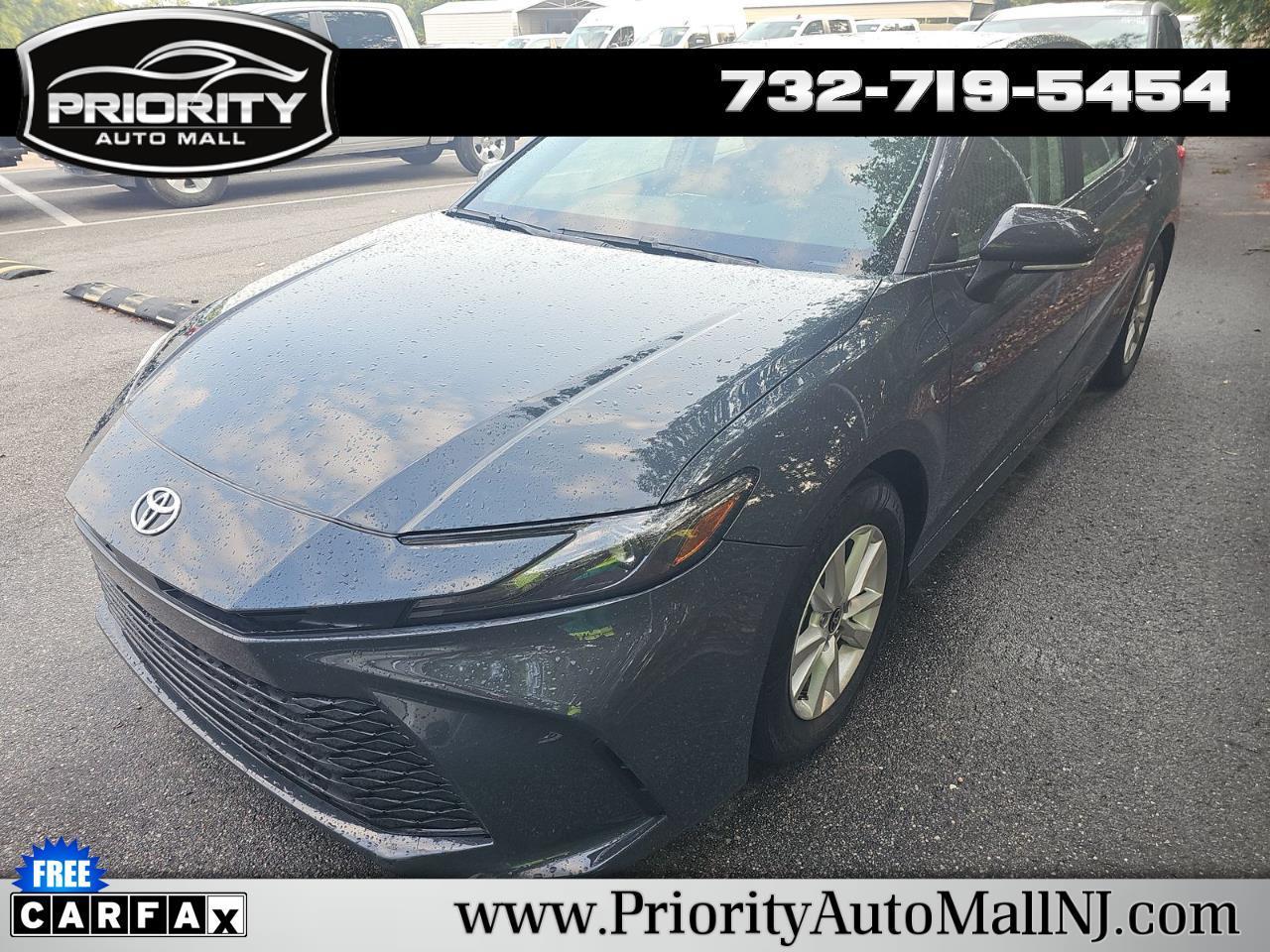 Toyota Camry LE Hyb 4D Sedan FWD 2025