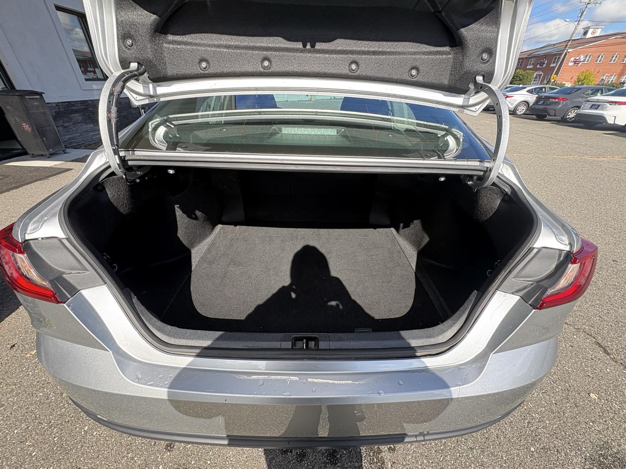 Toyota Camry XLE Hyb 4D Sedan FWD 2025