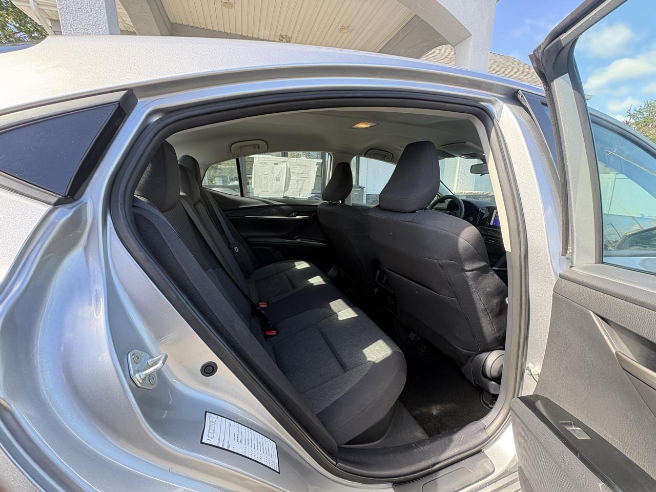 Toyota Camry XLE Hyb 4D Sedan FWD 2025