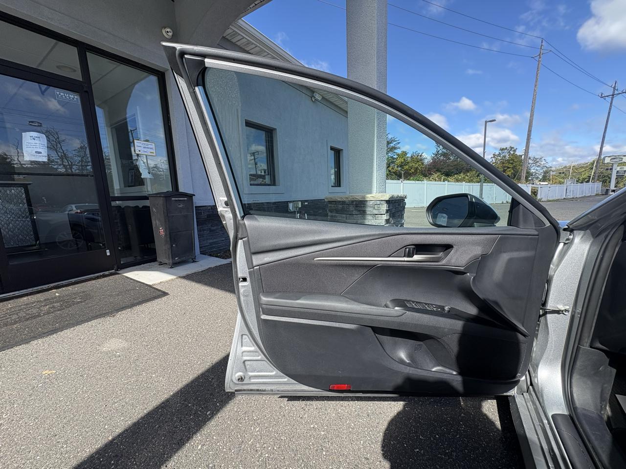 Toyota Camry XLE Hyb 4D Sedan FWD 2025