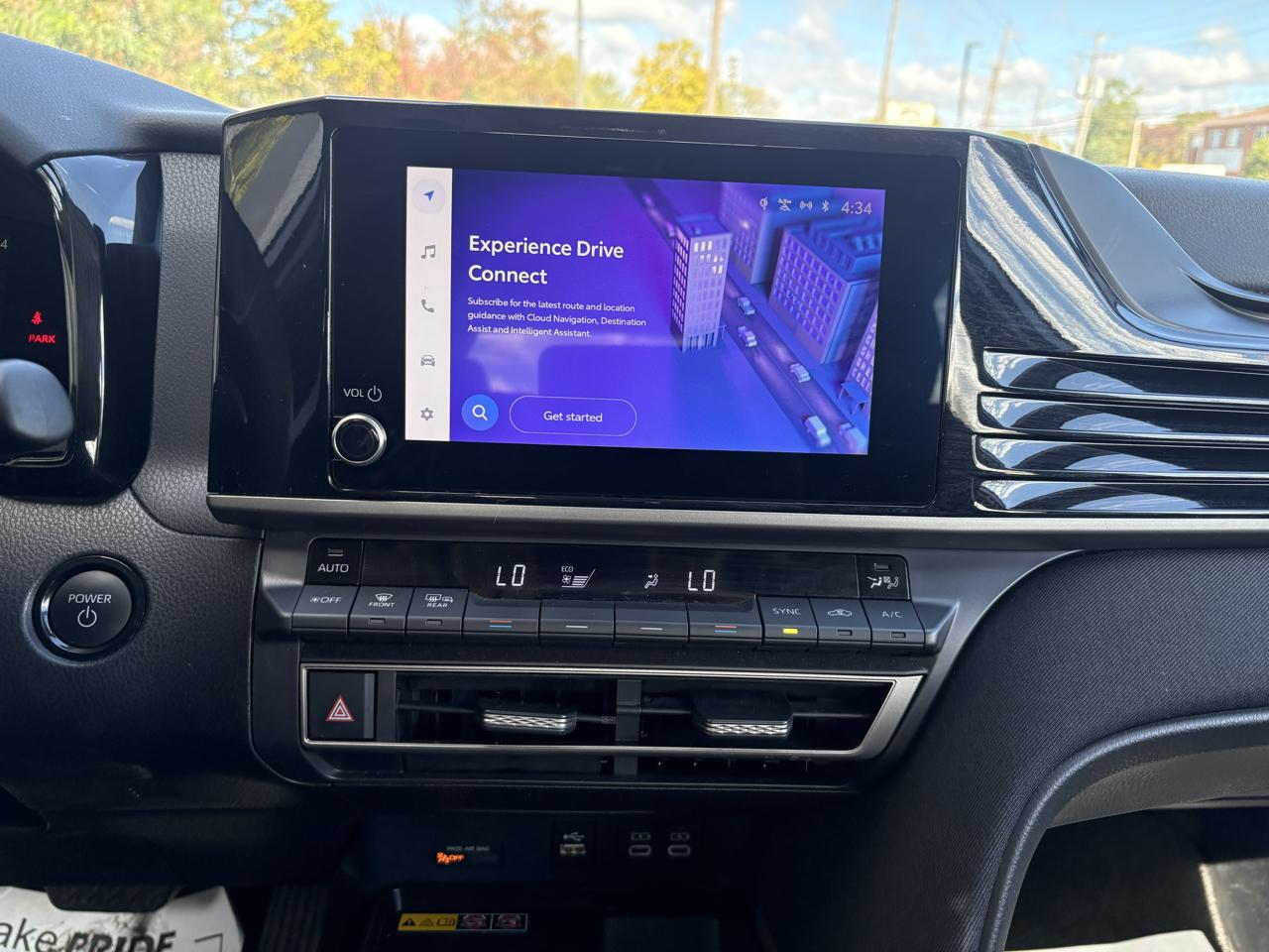 Toyota Camry XLE Hyb 4D Sedan FWD 2025