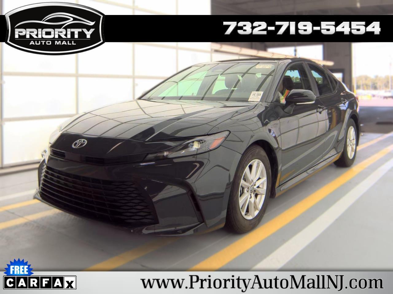 Toyota Camry XLE (Natl) 2025