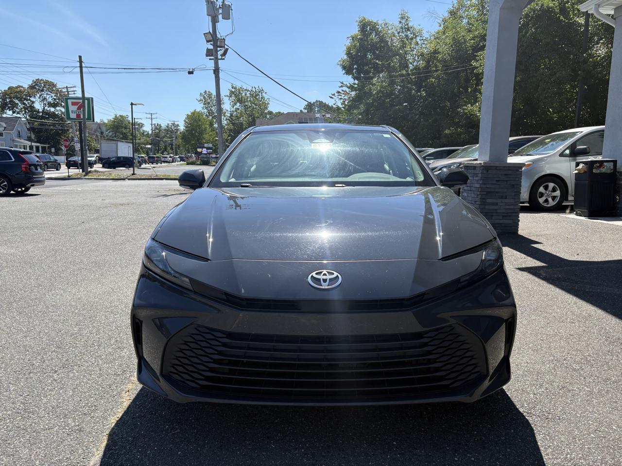 Toyota Camry XLE (Natl) 2025