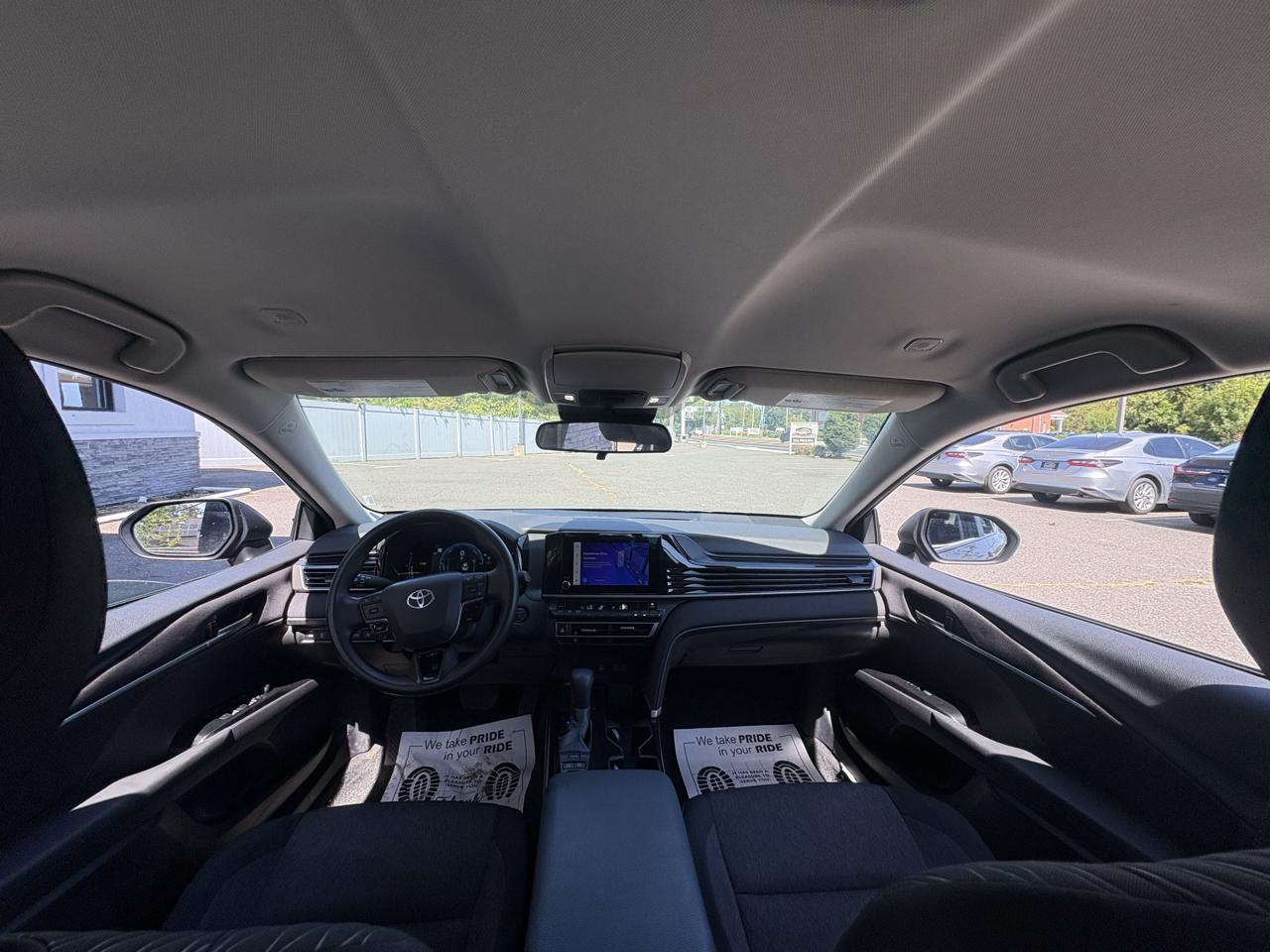 Toyota Camry XLE (Natl) 2025