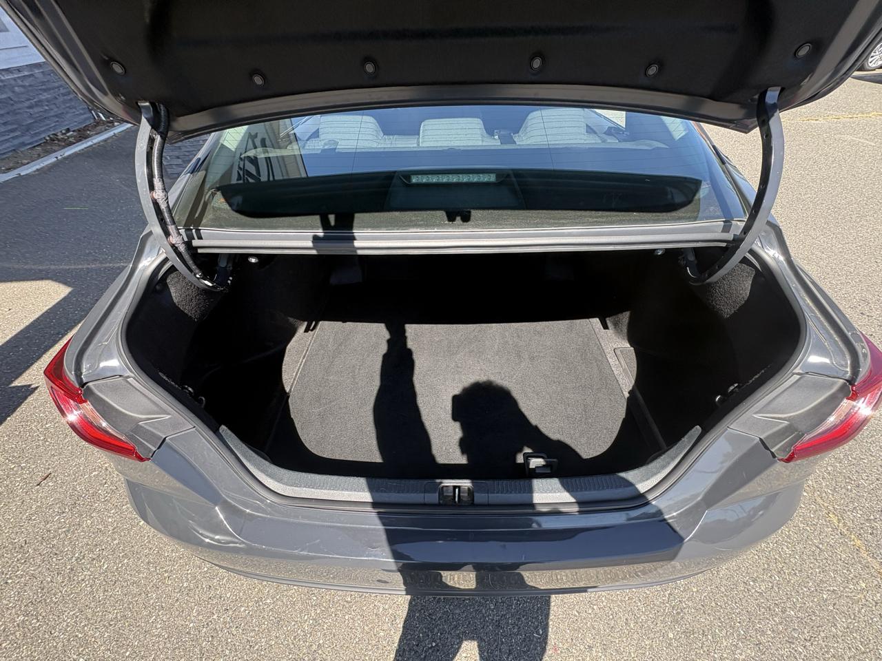 Toyota Camry XLE (Natl) 2025