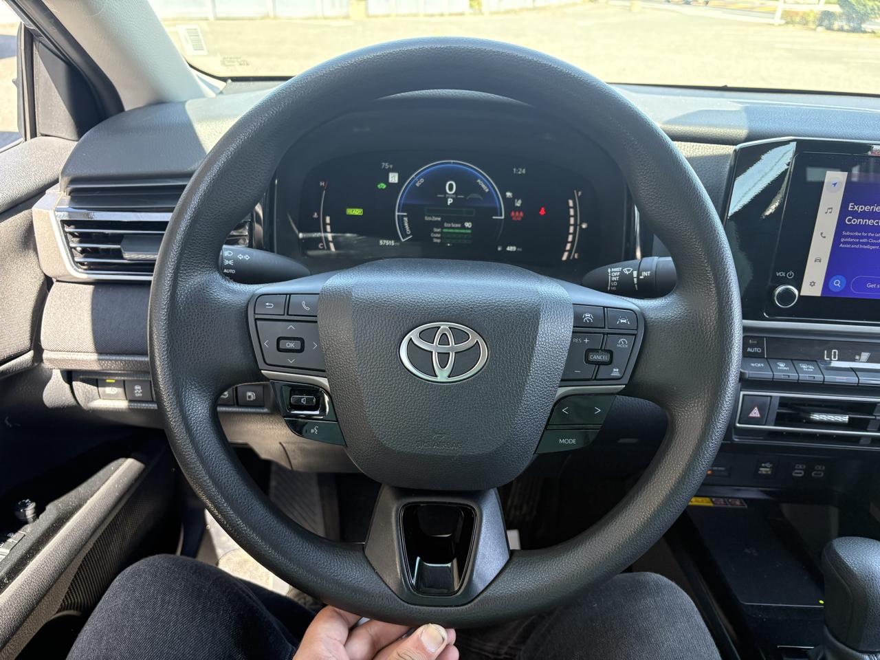 Toyota Camry XLE (Natl) 2025