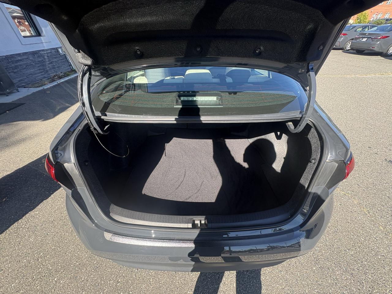 Toyota Corolla LE 2025