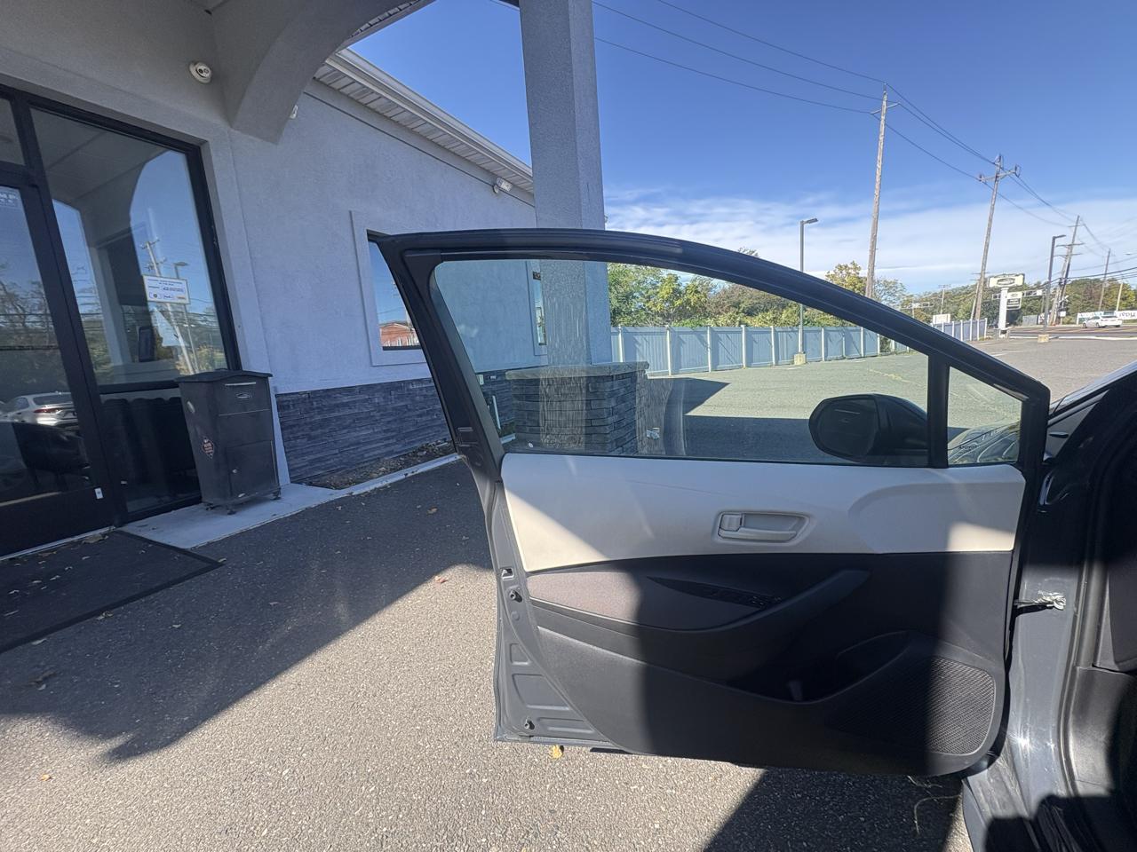 Toyota Corolla LE 2025