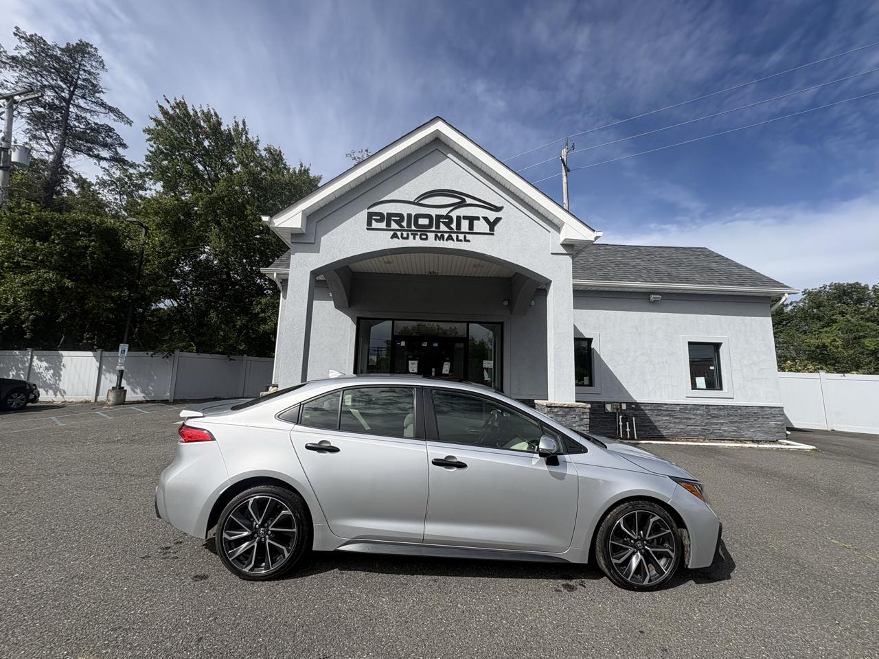 Toyota Corolla SE Nightshade CVT (Natl) 2022