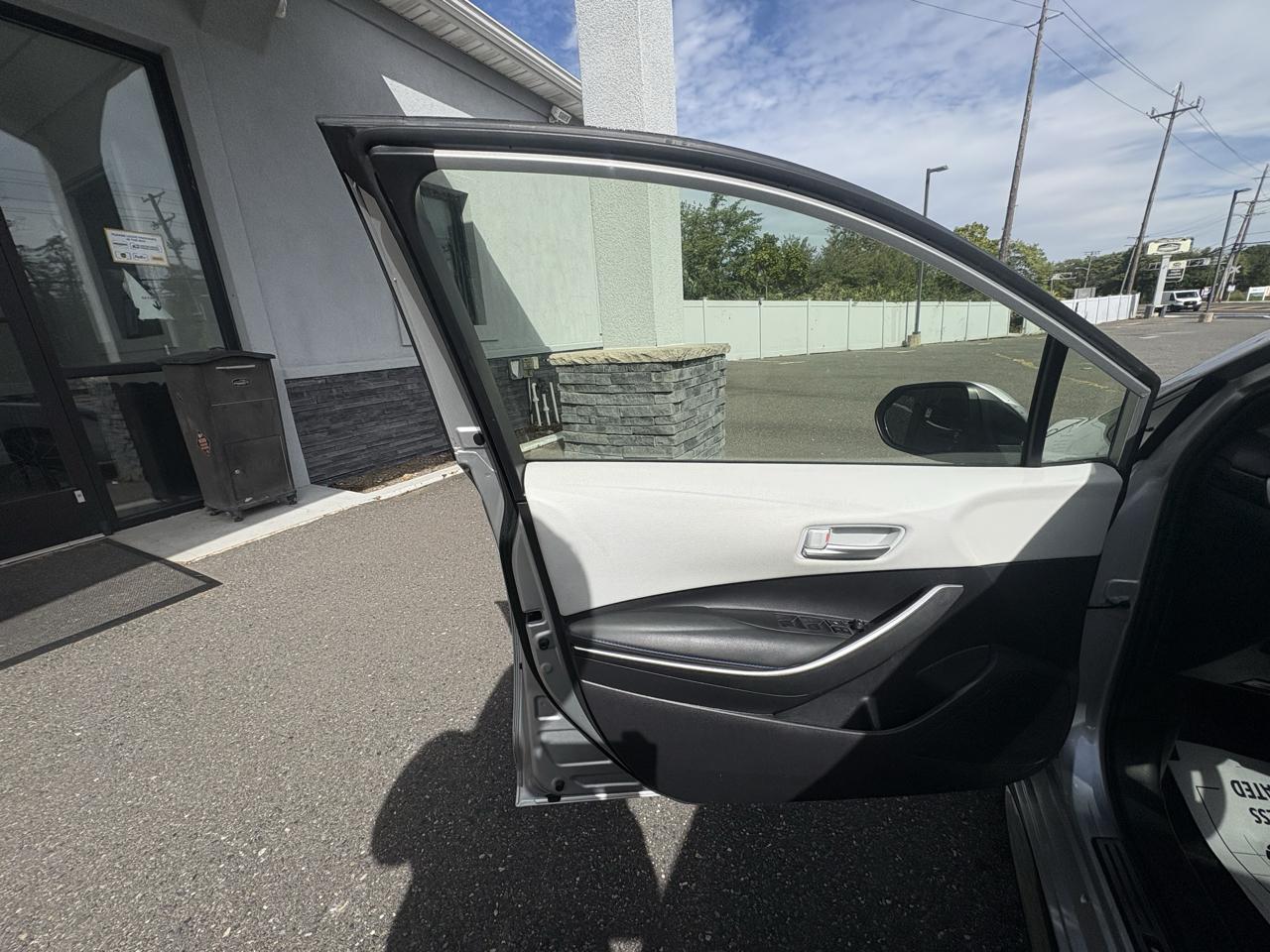 Toyota Corolla SE Nightshade CVT (Natl) 2022