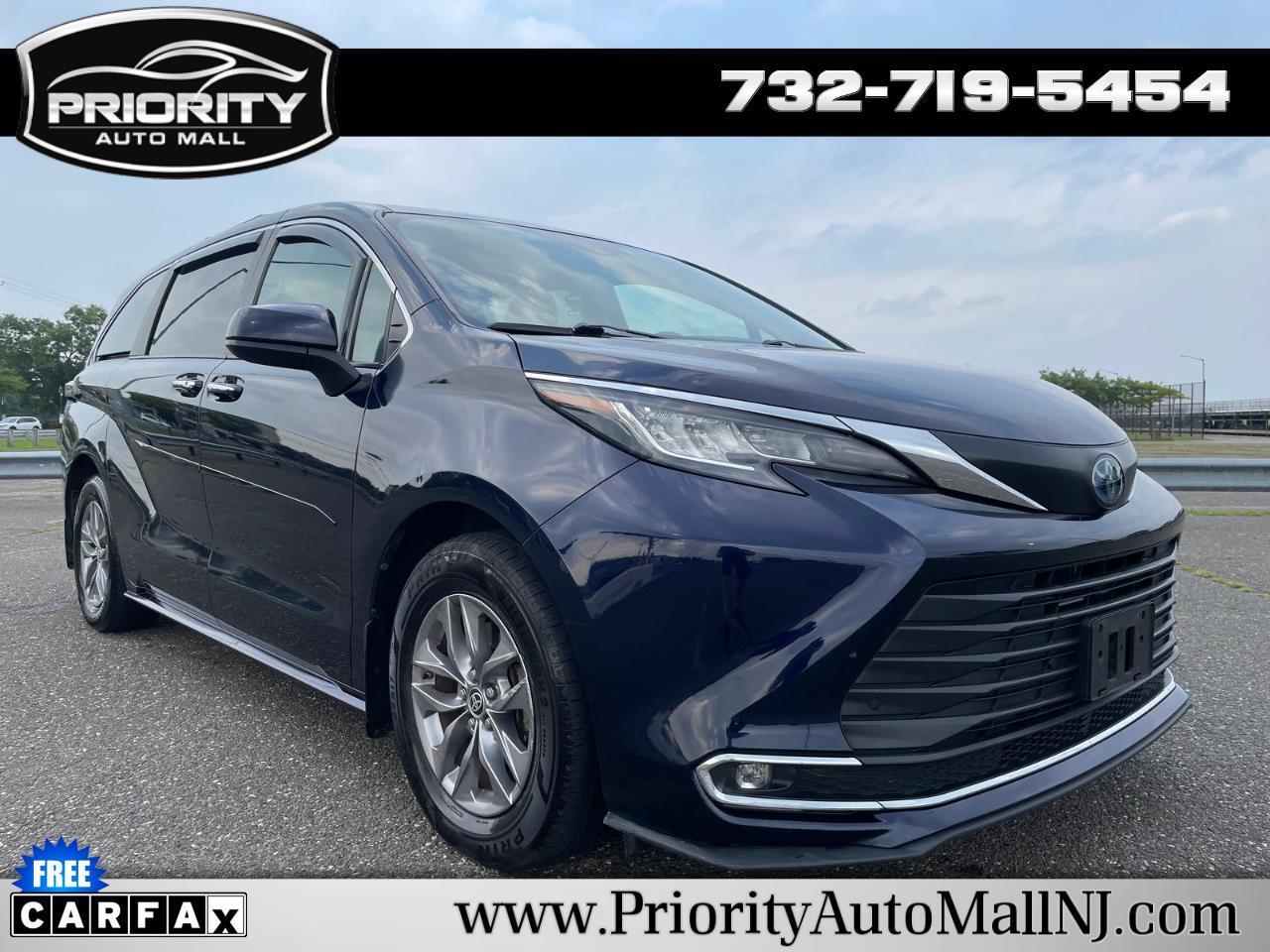 Toyota Sienna XLE FWD 8-Passenger (Natl) 2023