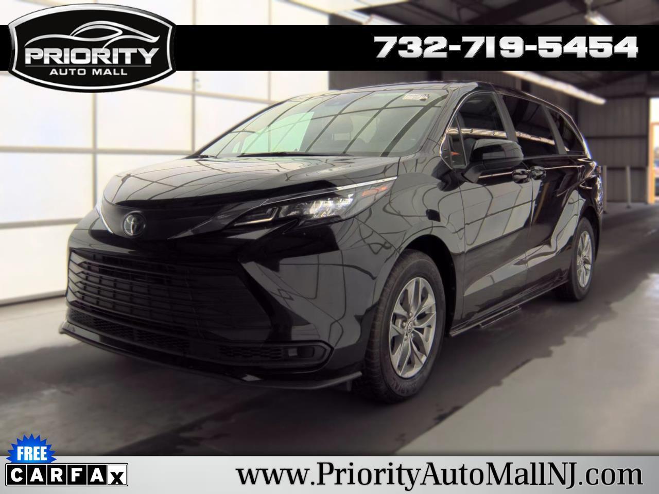 Toyota Sienna LE FWD 8-Passenger (Natl) 2025
