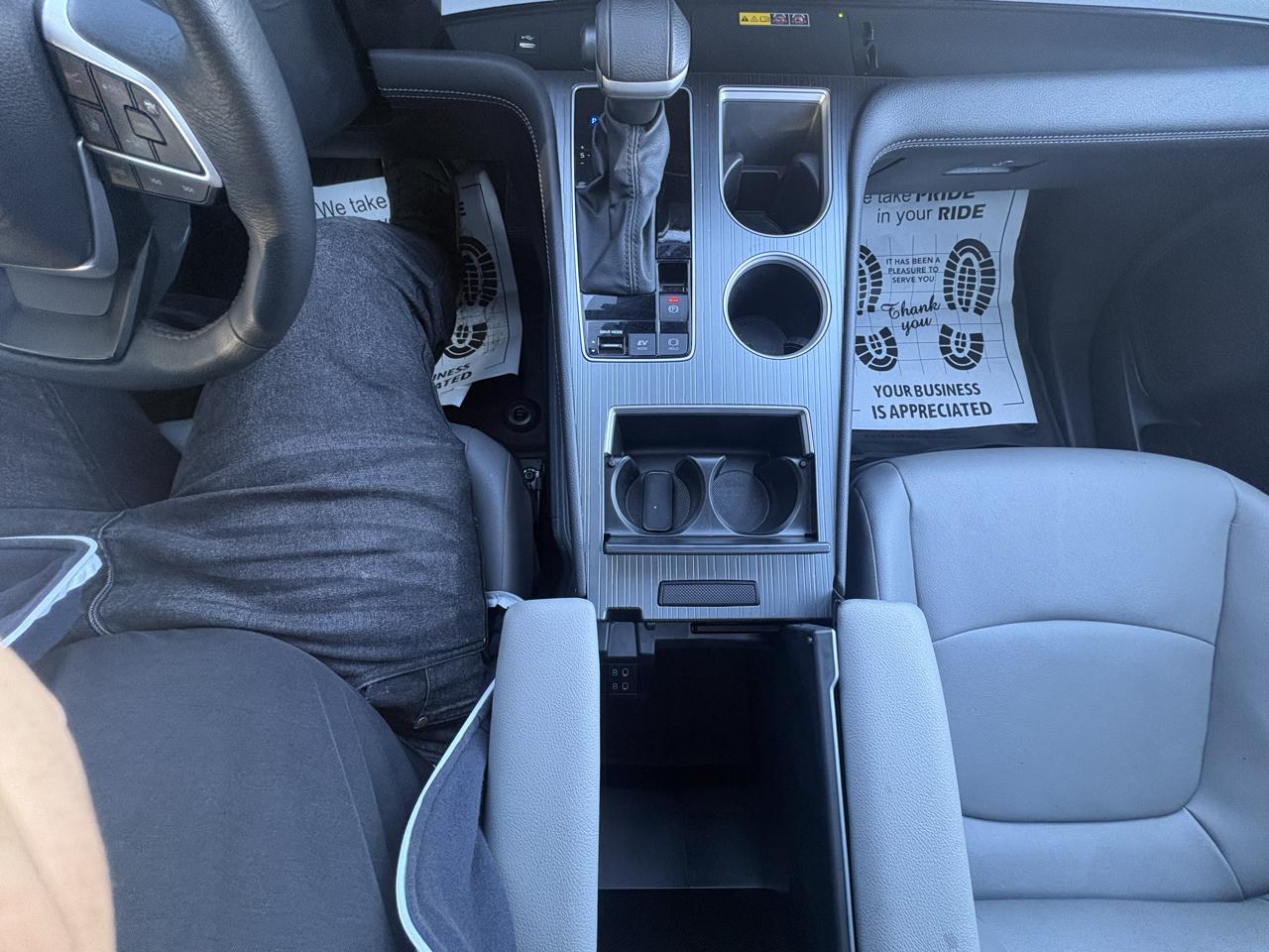 Toyota Sienna XLE FWD 8-Passenger (Natl) 2026