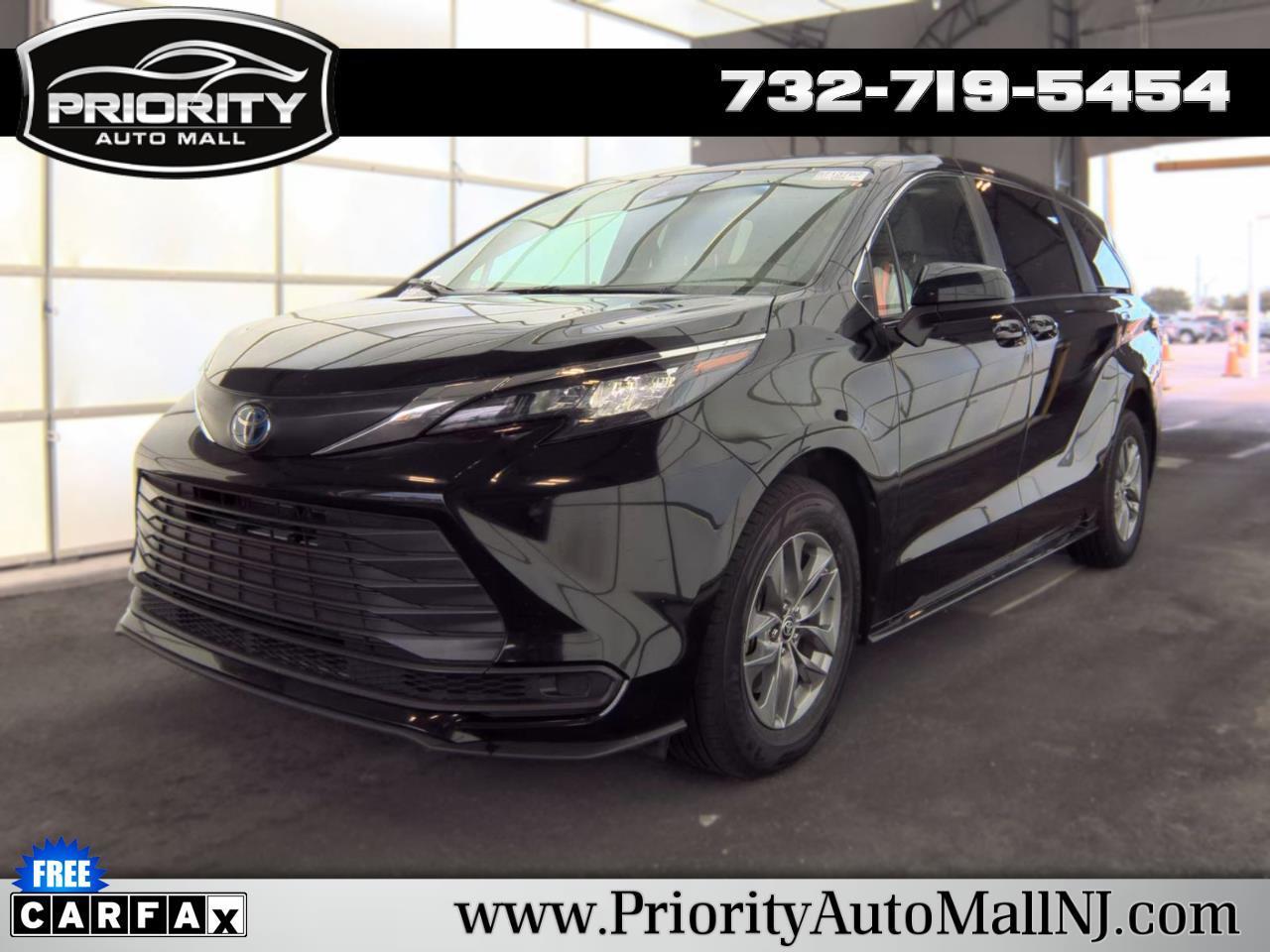 Toyota Sienna LE FWD 8-Passenger (Natl) 2025