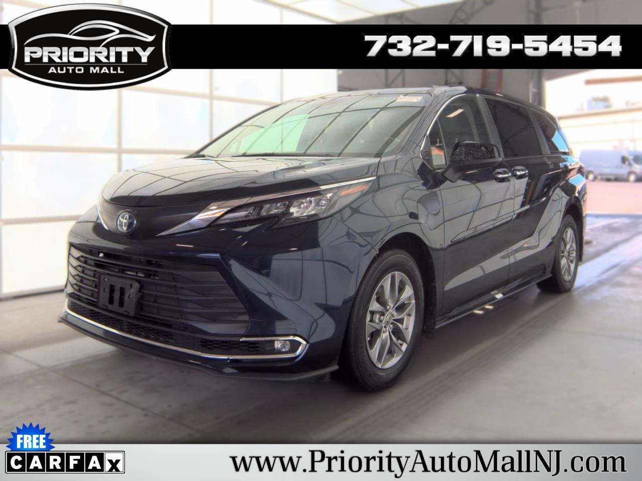 Toyota Sienna XLE FWD 8-Passenger (Natl) 2024