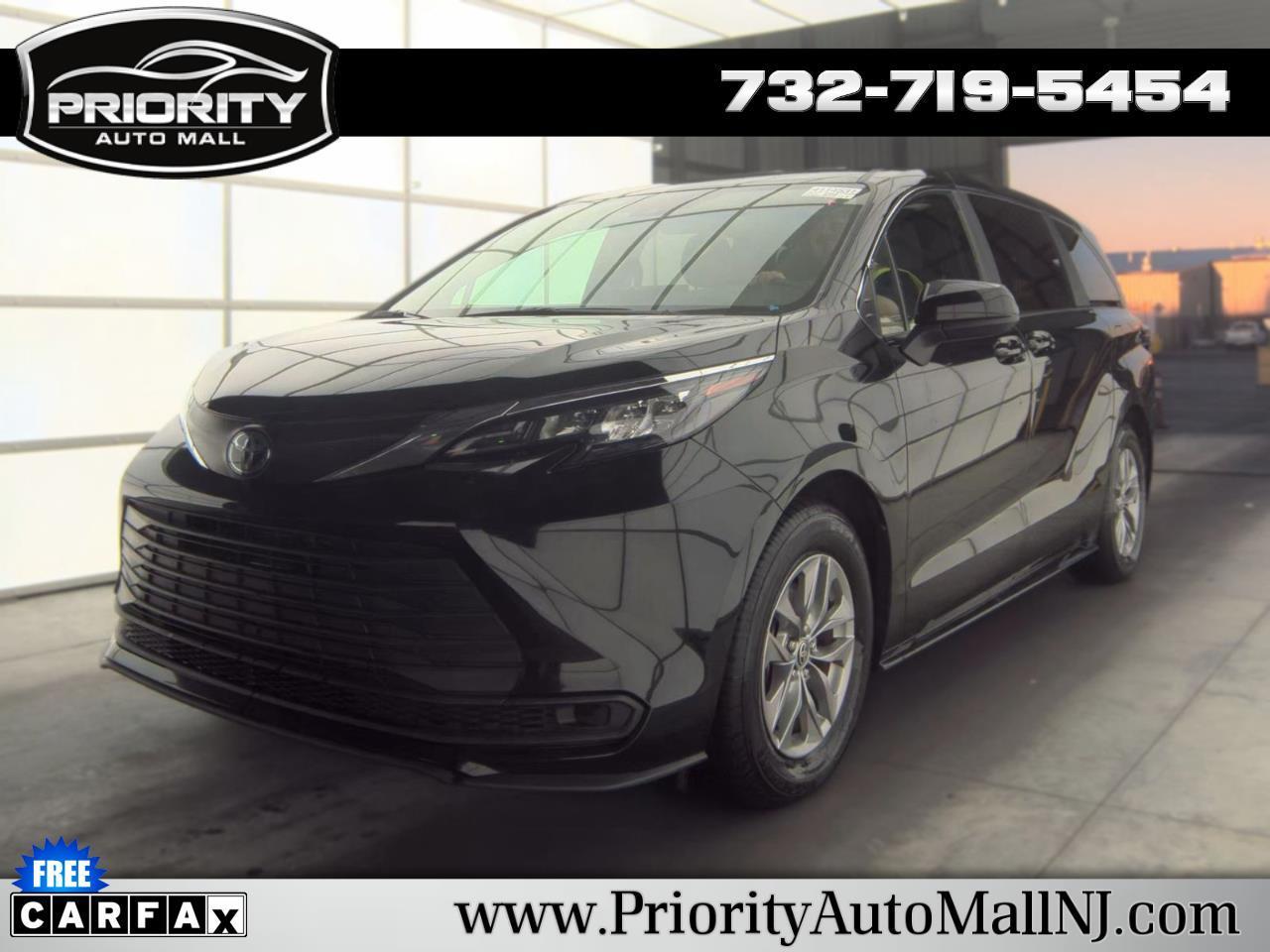 Toyota Sienna LE FWD 8-Passenger (Natl) 2025
