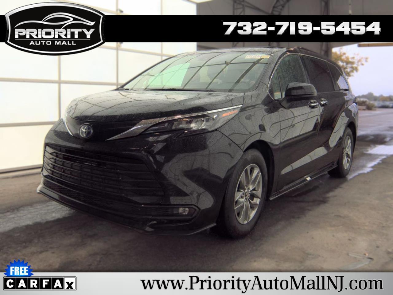 Toyota Sienna XLE FWD 8-Passenger (Natl) 2025