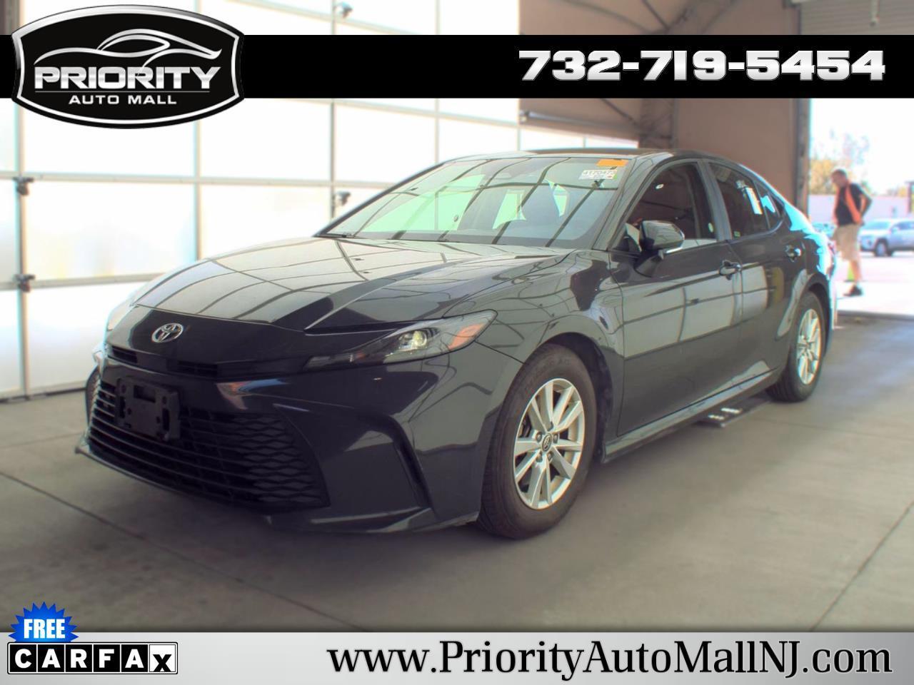 Toyota Camry XLE (Natl) 2025