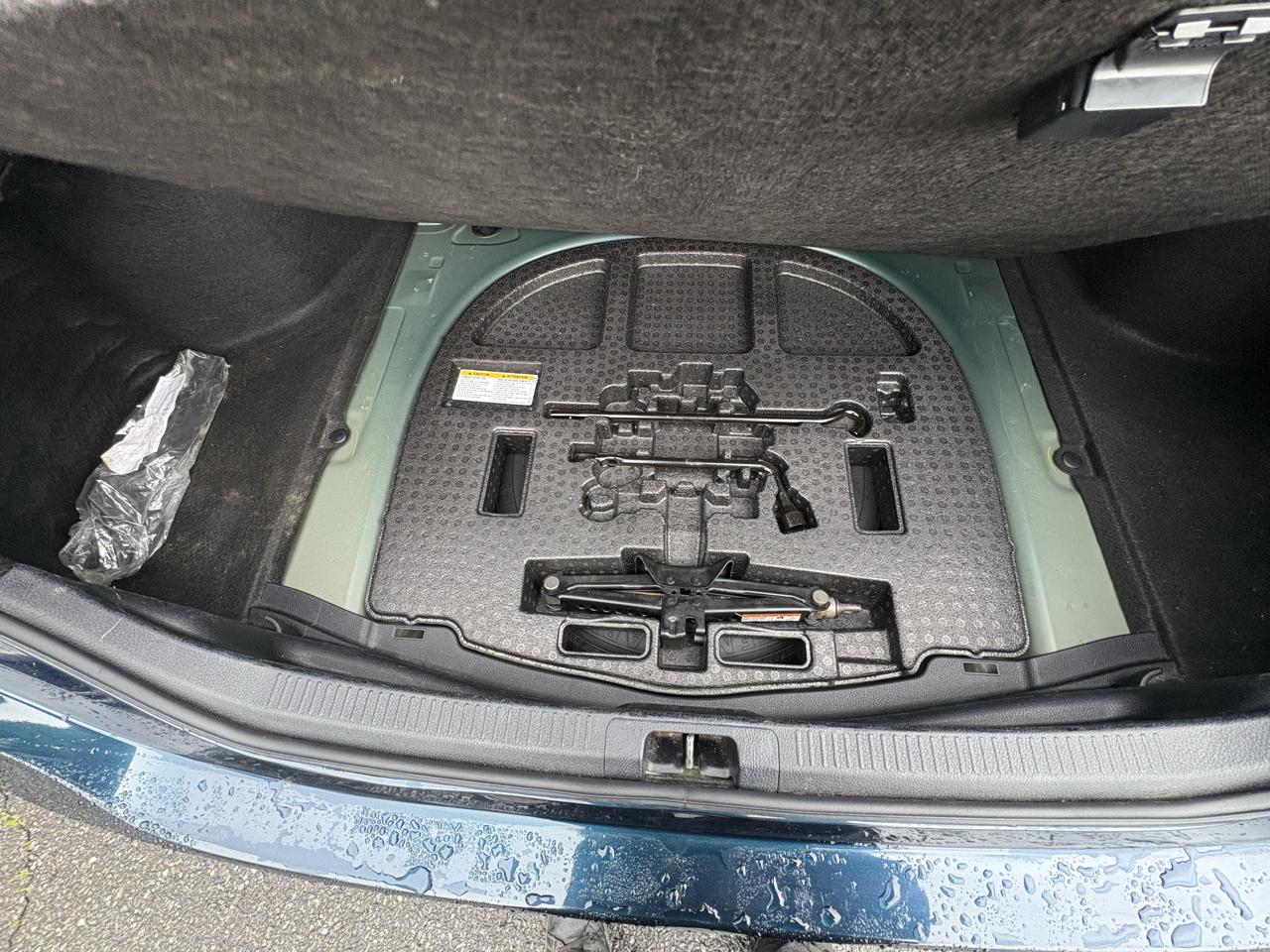 Toyota Camry SE Auto (Natl) 2021