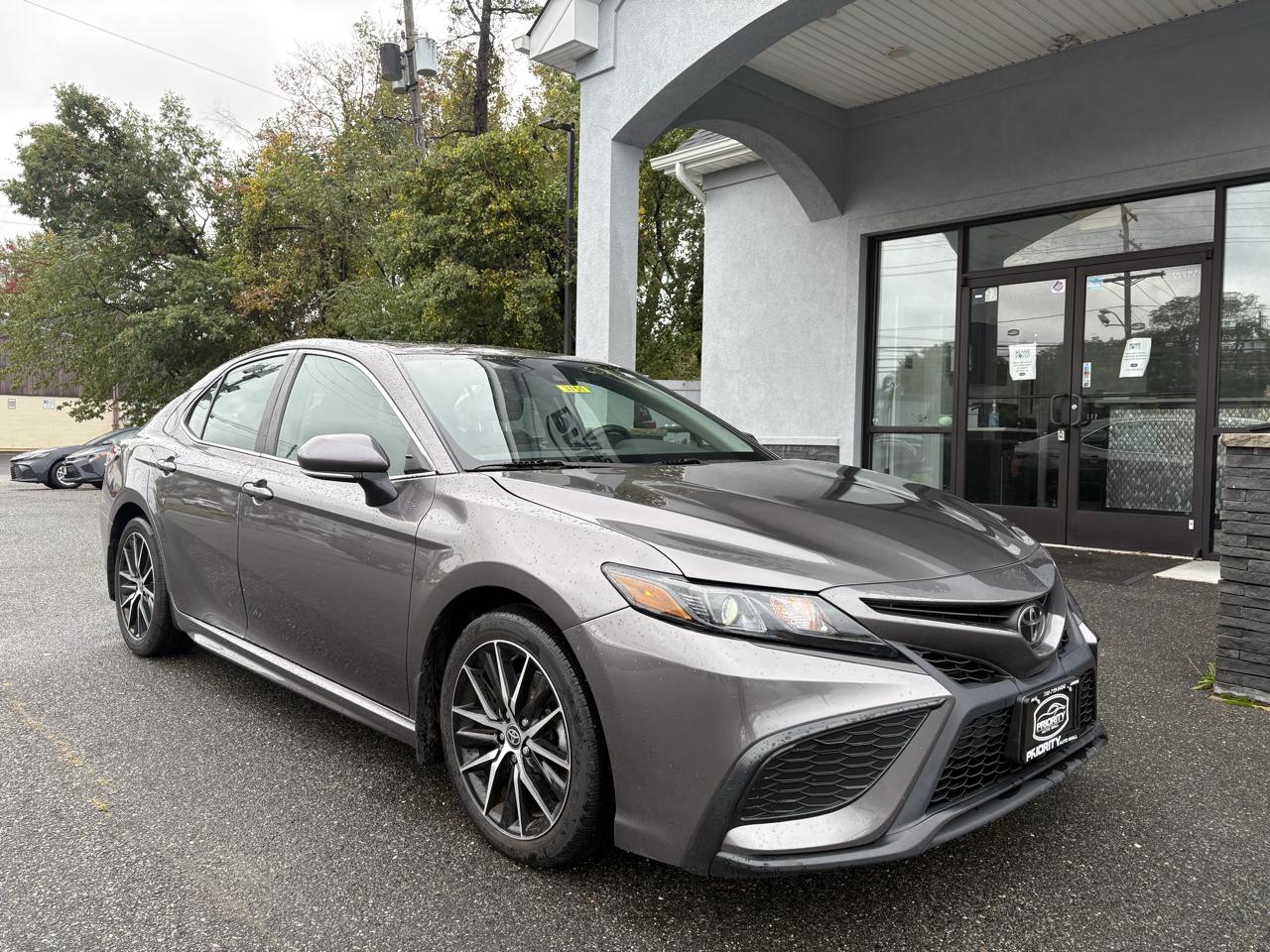 Toyota Camry SE Auto AWD (Natl) 2024