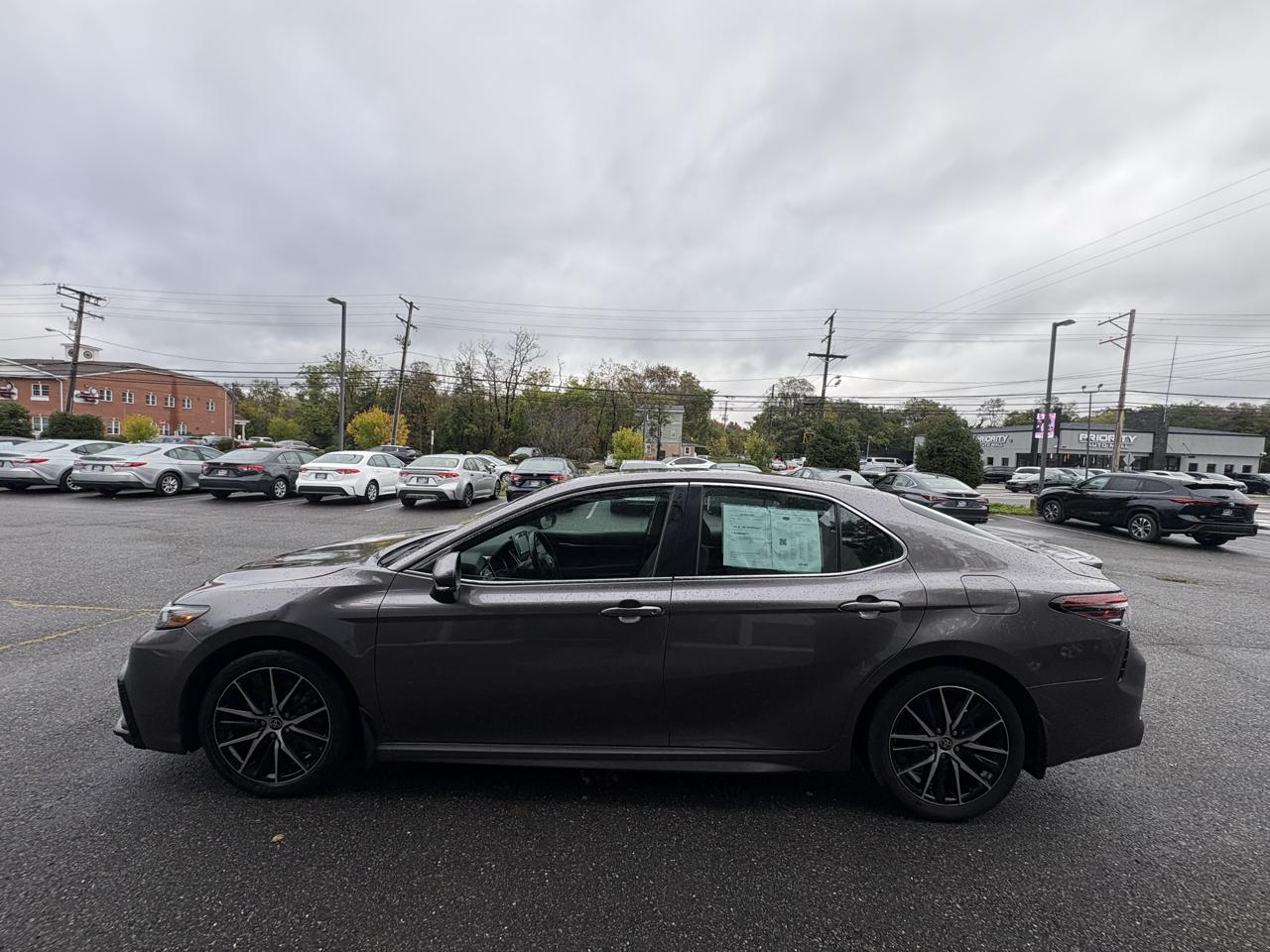 Toyota Camry SE Auto AWD (Natl) 2024