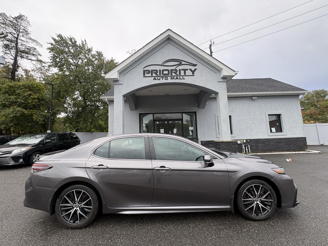 Toyota Camry SE Auto AWD (Natl) 2024