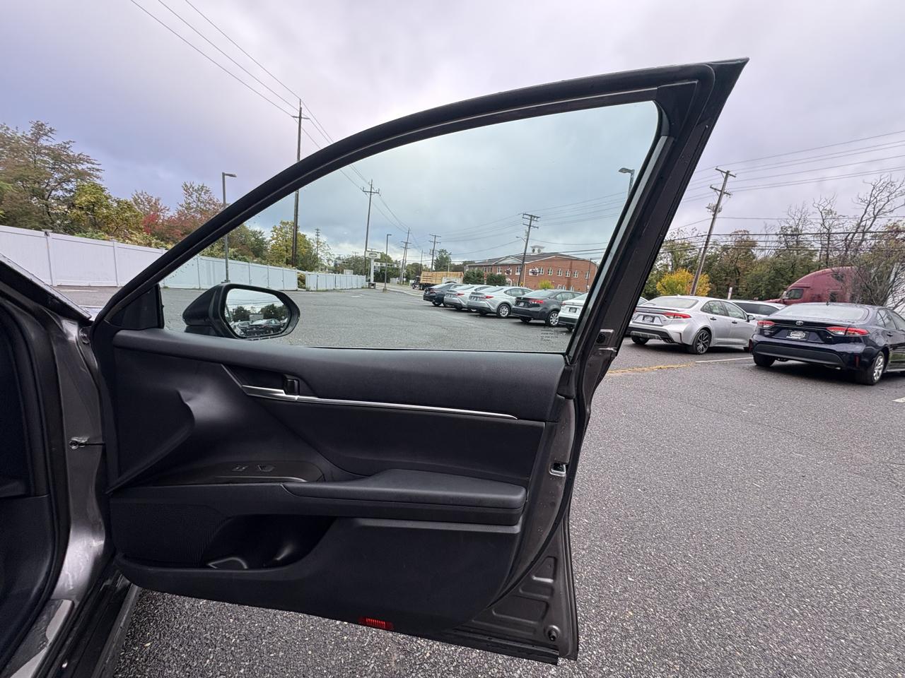 Toyota Camry SE Auto AWD (Natl) 2024