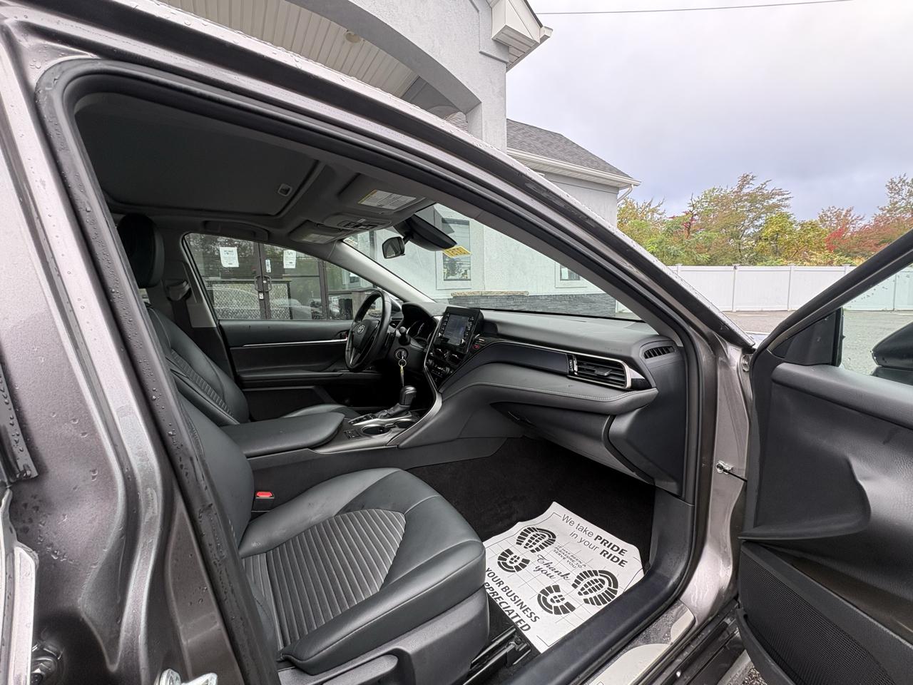 Toyota Camry SE Auto AWD (Natl) 2024