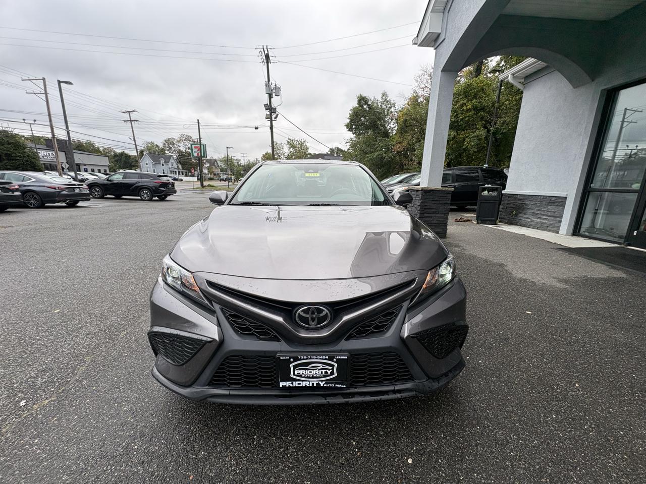 Toyota Camry SE Auto AWD (Natl) 2024