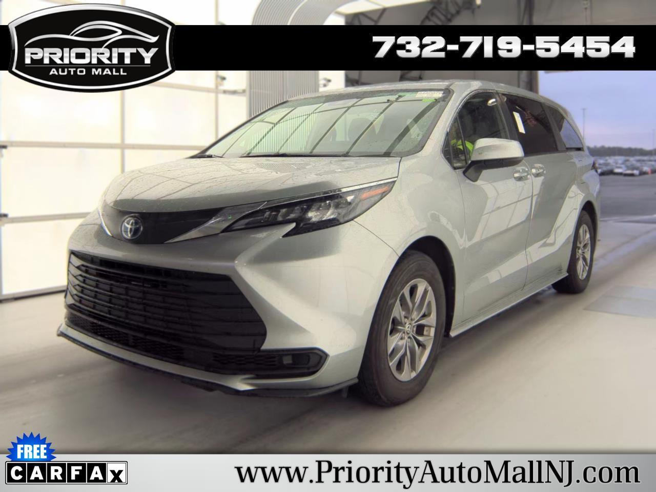 Toyota Sienna LE FWD 8-Passenger (Natl) 2025