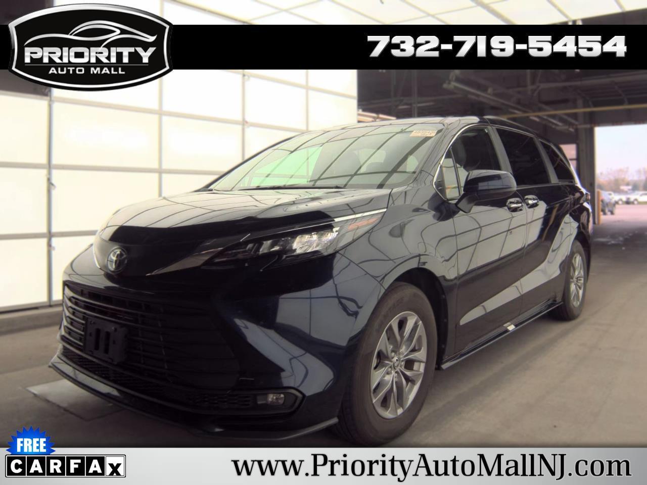 Toyota Sienna XLE FWD 8-Passenger (Natl) 2025