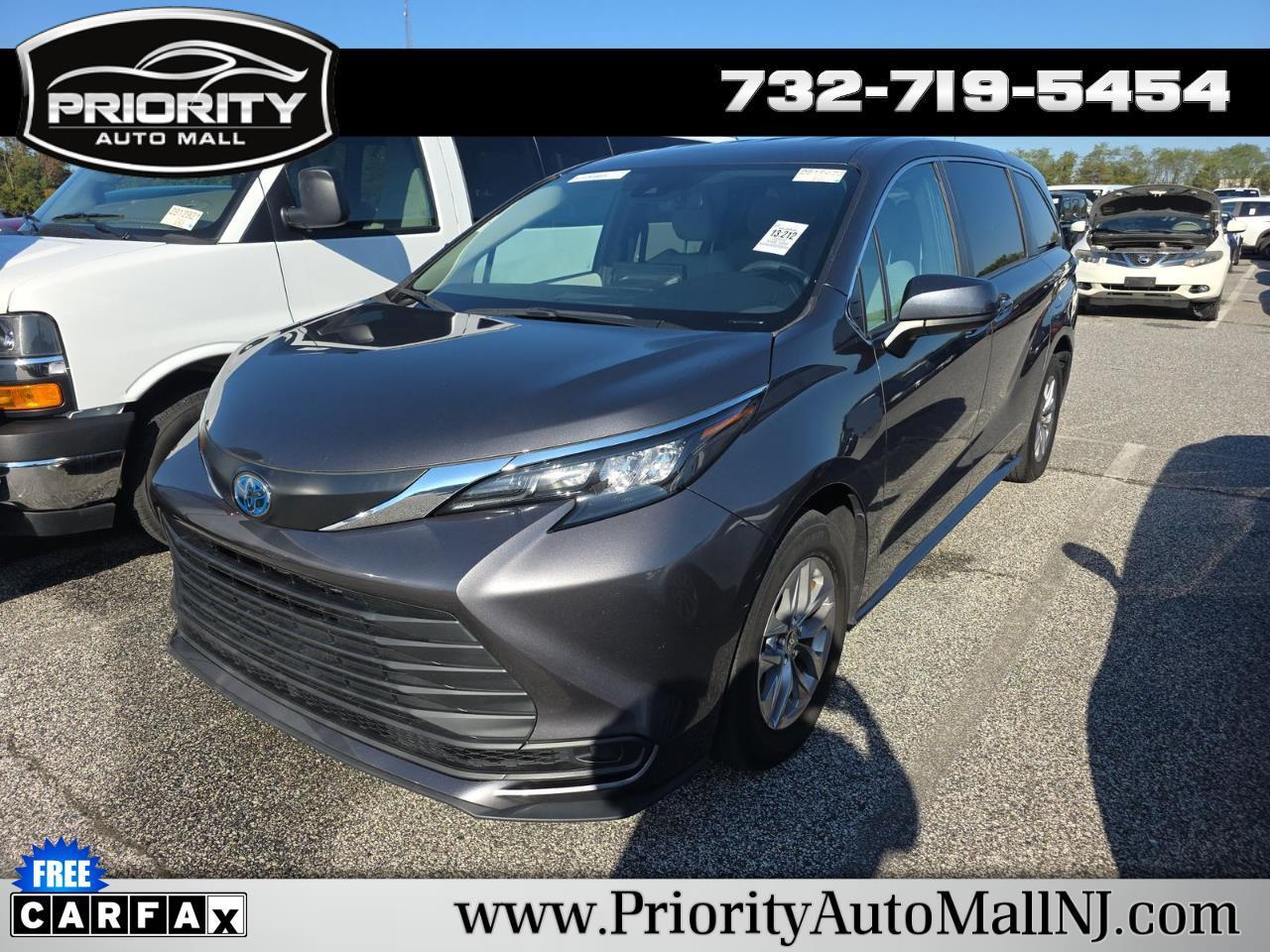 Toyota Sienna LE FWD 8-Passenger (Natl) 2025
